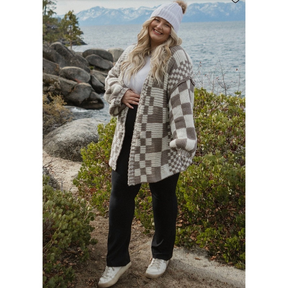 Shop Stevie Womens XL Checkerboard Knit Cardigan Grey Cream Oversized Sweater - Picture 3 of 6